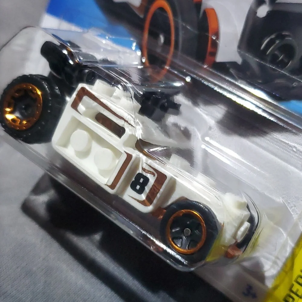 Hot Wheels - has‎ a Lego look